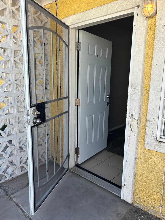 Foto del edificio - 741 N 10th St