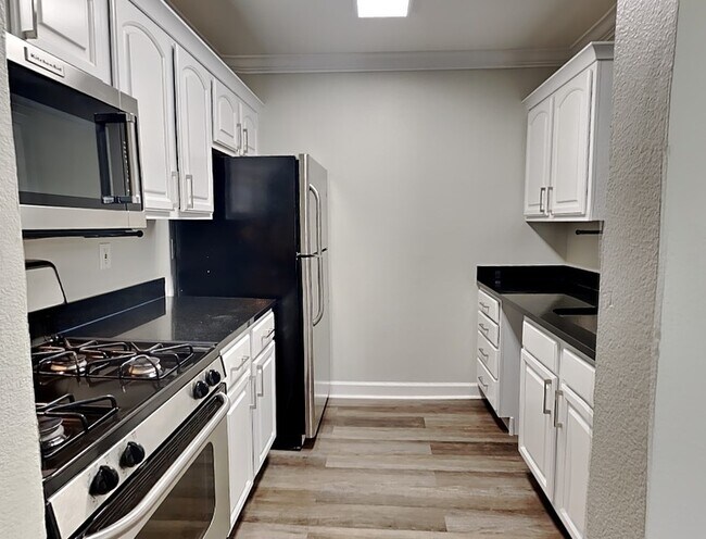 Foto del edificio - 2065 Dixie Belle Dr