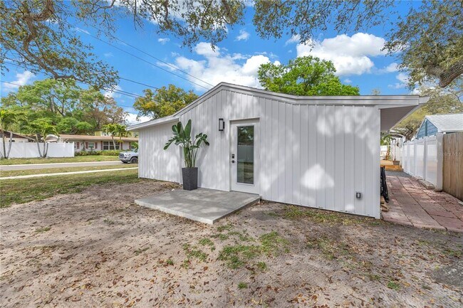 Foto del edificio - 798 45th Ave N