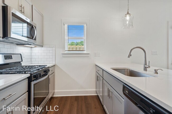 Building Photo - 3 br, 2.5 bath House - 4018 Red Rock Pl