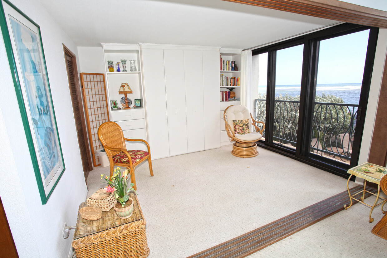 Foto del edificio - SUNSET SHORES, WAIALUA BEACHFRONT END UNIT