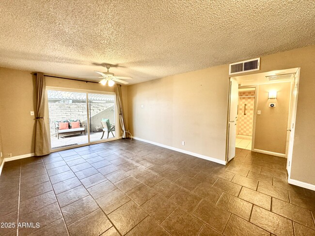 Building Photo - 6721 E McDowell Rd