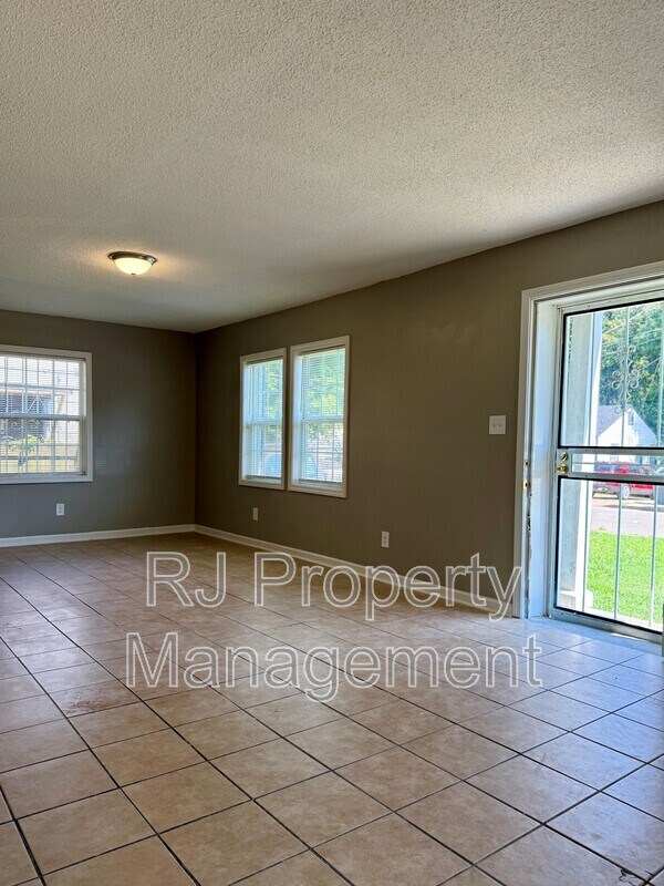 Foto del edificio - 3397 Farmville Rd