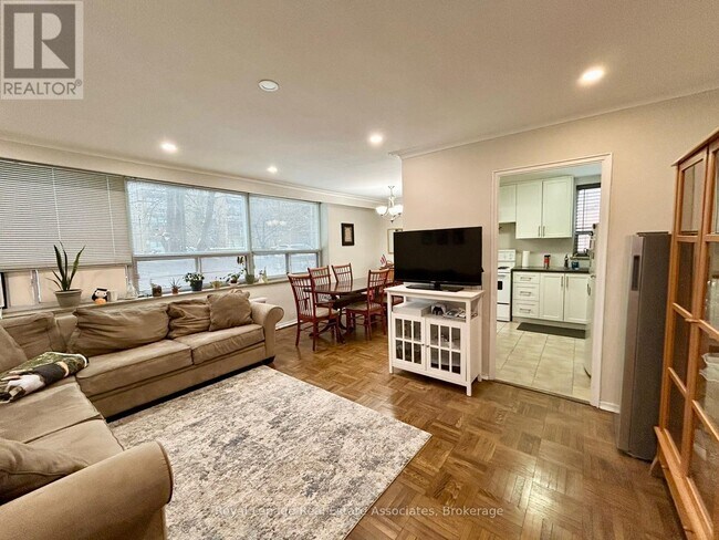 Photo du bâtiment - 6 Meadowbrook Rd