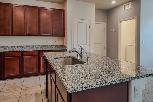 Foto del edificio - 3210 Brynley Ave