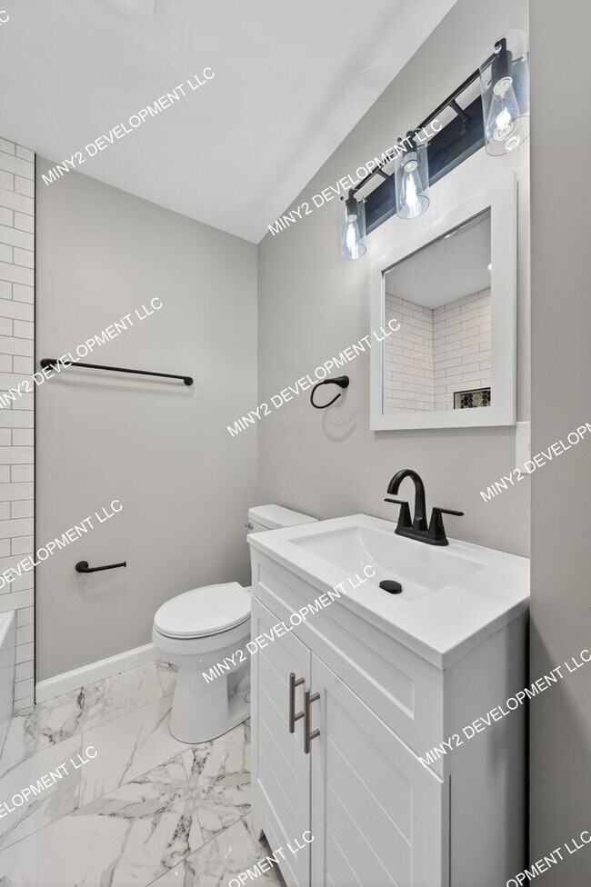 Foto del edificio - Fully Renovated 3-Bedroom Brick Home in Detroit!