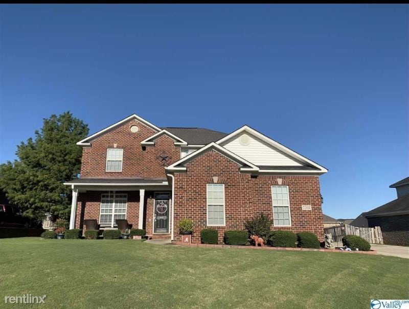 4 br, 3.5 bath House 7507 Old Valley Pt House Rental in Owens Cross