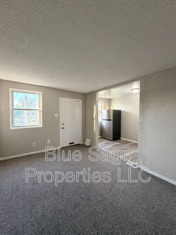 Foto del edificio - 1037 Laurel Rd