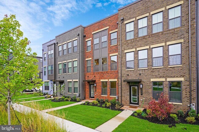 Building Photo - 13009 Hattontown Square