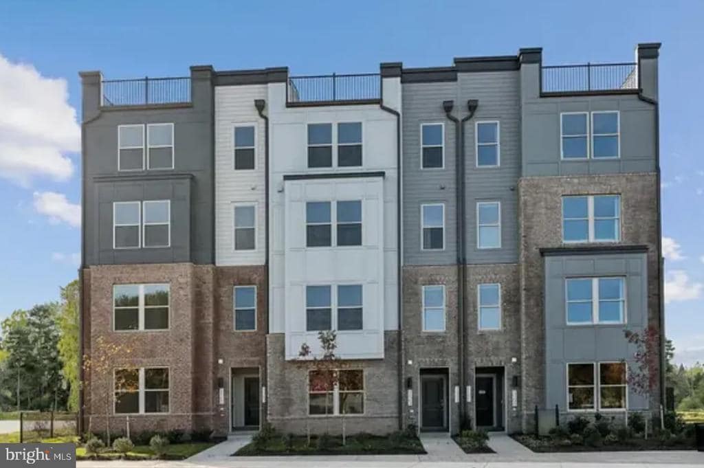 Foto principal - 1165 Herndon Pkwy