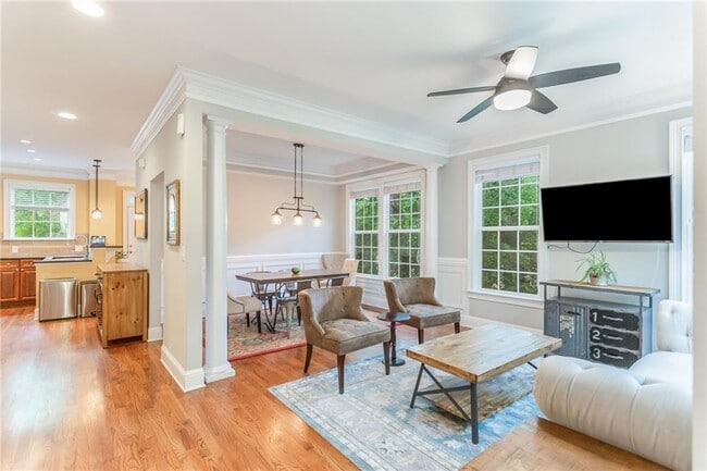 Foto del edificio - 3651 Ashford Creek Pl NE