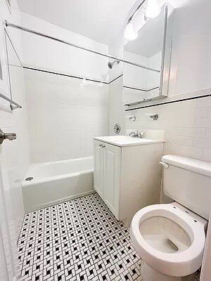 Building Photo - 232 E 84th St