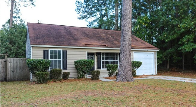 Building Photo - Move-In Ready 3BR/3BA Home in Prime Sandfl...