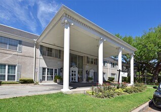 Building Photo - 2600 Bellefontaine