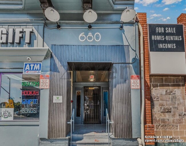 Building Photo - Unit 406