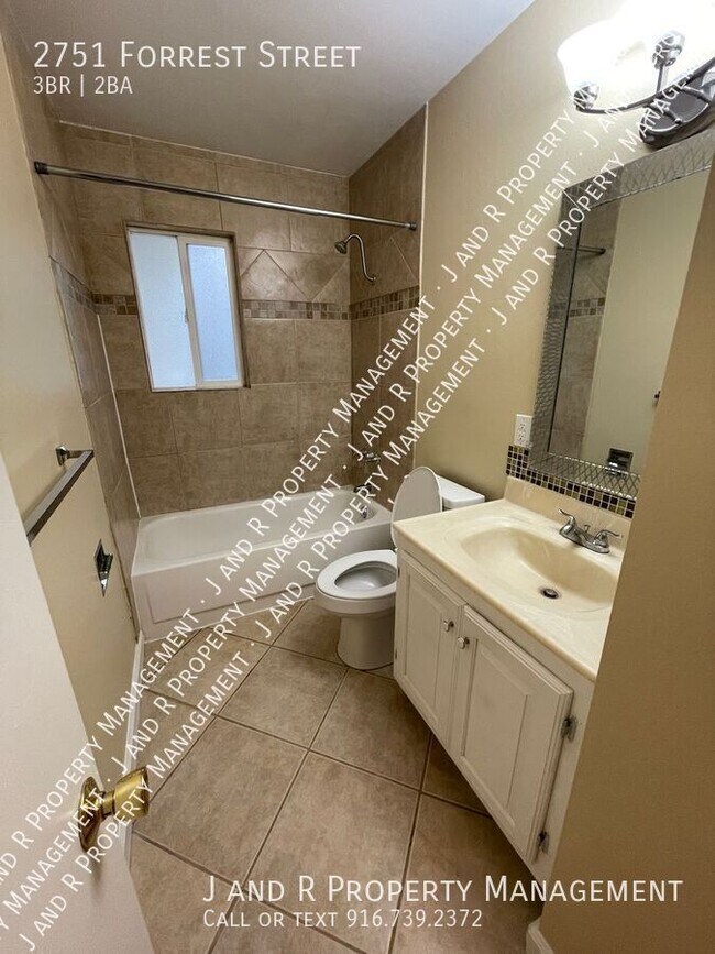 Foto del edificio - 2751 Forrest St