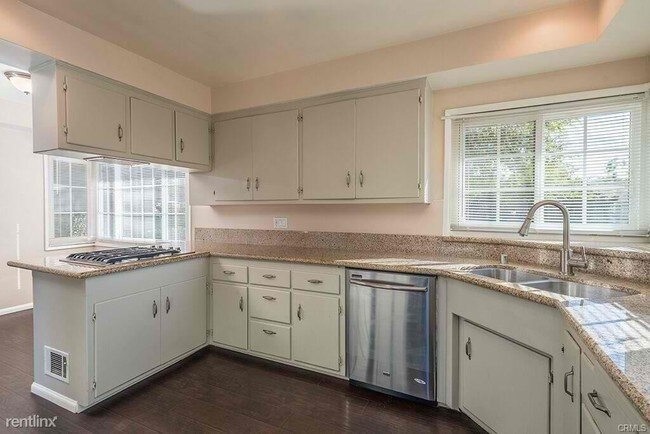 Foto del edificio - 3023 E Sunset Hill Dr