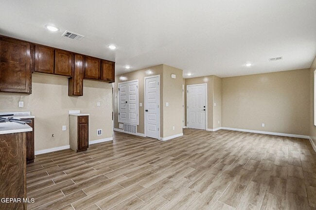 Building Photo - 6002 1/2 Pam McCall Drive Unit 4