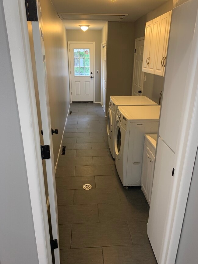 Building Photo - 38321 Foxcroft Blvd
