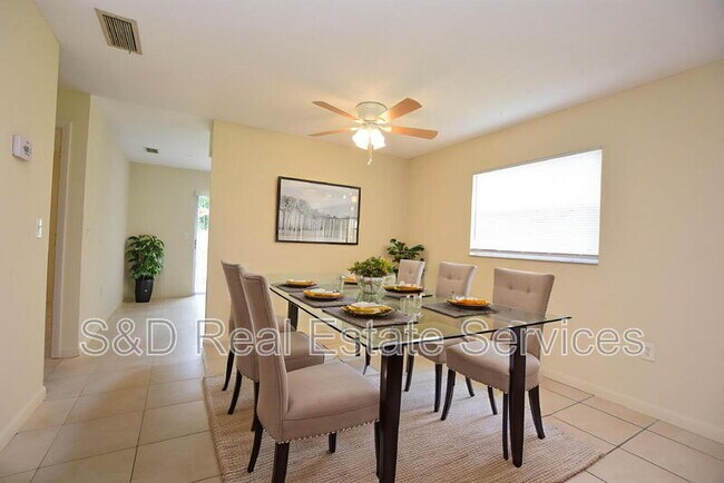 Foto del edificio - 4705 Dimbath Dr