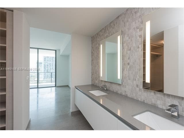 Building Photo - 68 SE 6th St