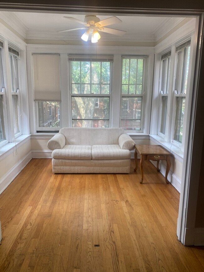 Foto del edificio - 6423 N Magnolia Ave