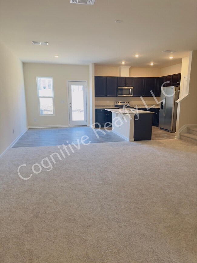 Foto del edificio - 819 McKenzie Pk Ter