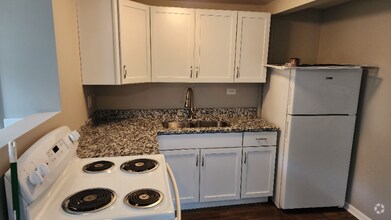Building Photo - 1504 Widows Rd
