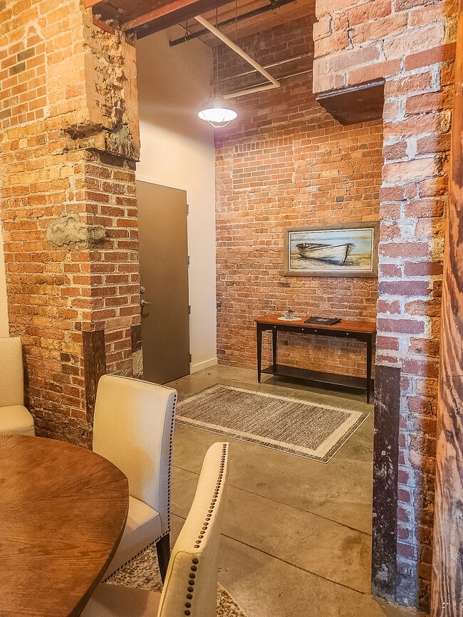 Foto del edificio - 328 Mills Ave