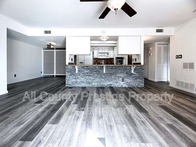 Building Photo - 3459 W Dailey St