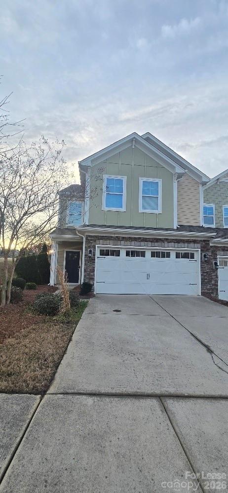 Foto del edificio - 990 Pennington Dr