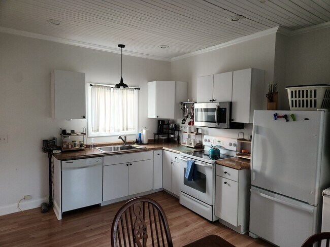 Foto del edificio - 90 Depot St