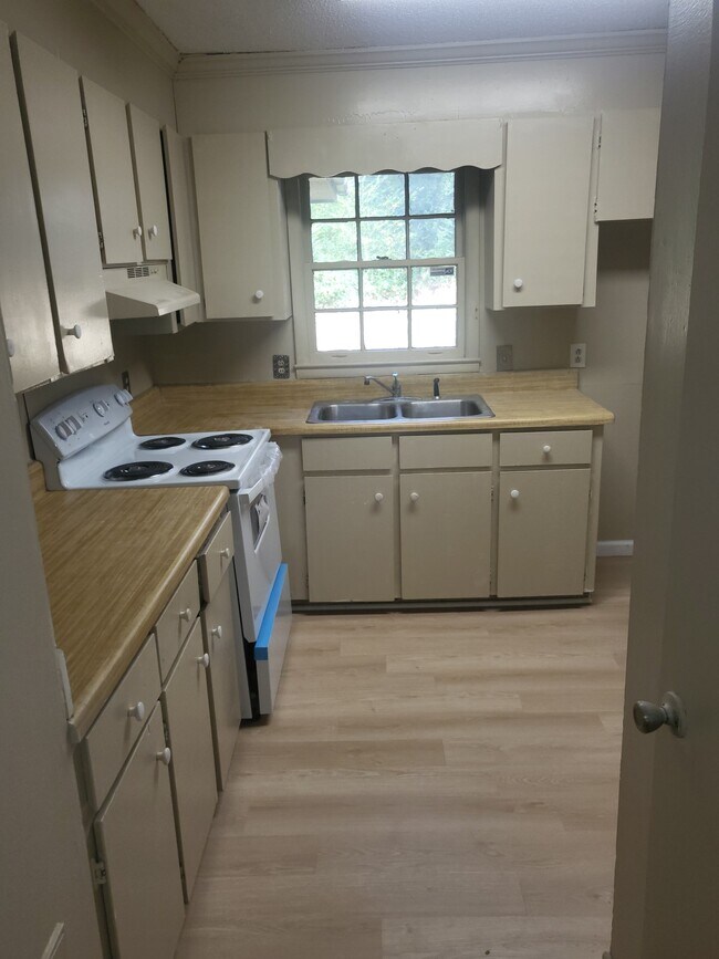 Foto del edificio - 3480 Shawnee Ln