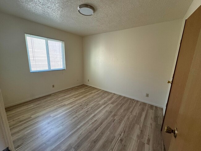 Foto del edificio - 13401 Fruit Ave NE