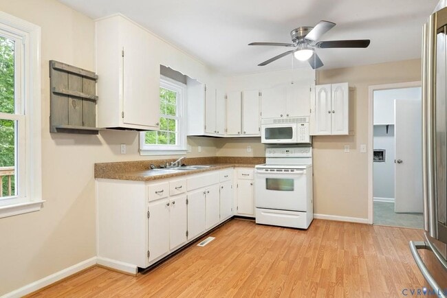 Building Photo - 4001 London Dr