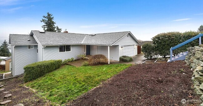 Building Photo - 1353 Rainbow Ln
