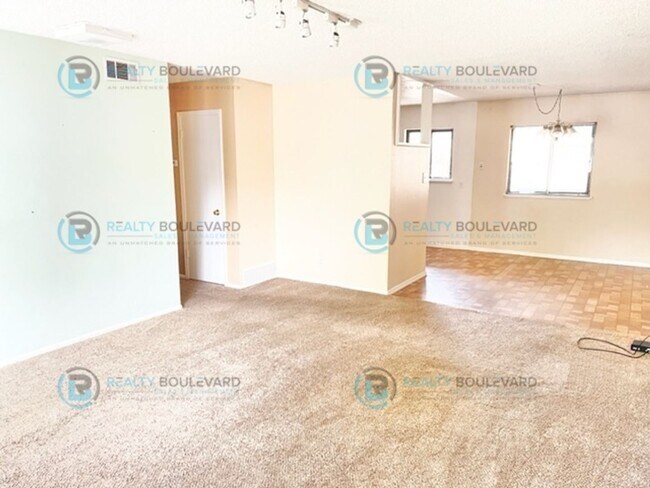 Foto del edificio - Cozy 3-Bedroom Home with Fenced Yard and G...