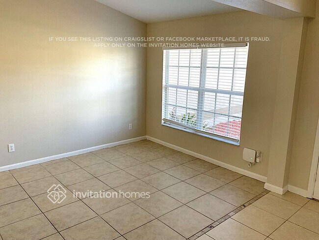 Foto del edificio - 686 Ballon Terrace SE