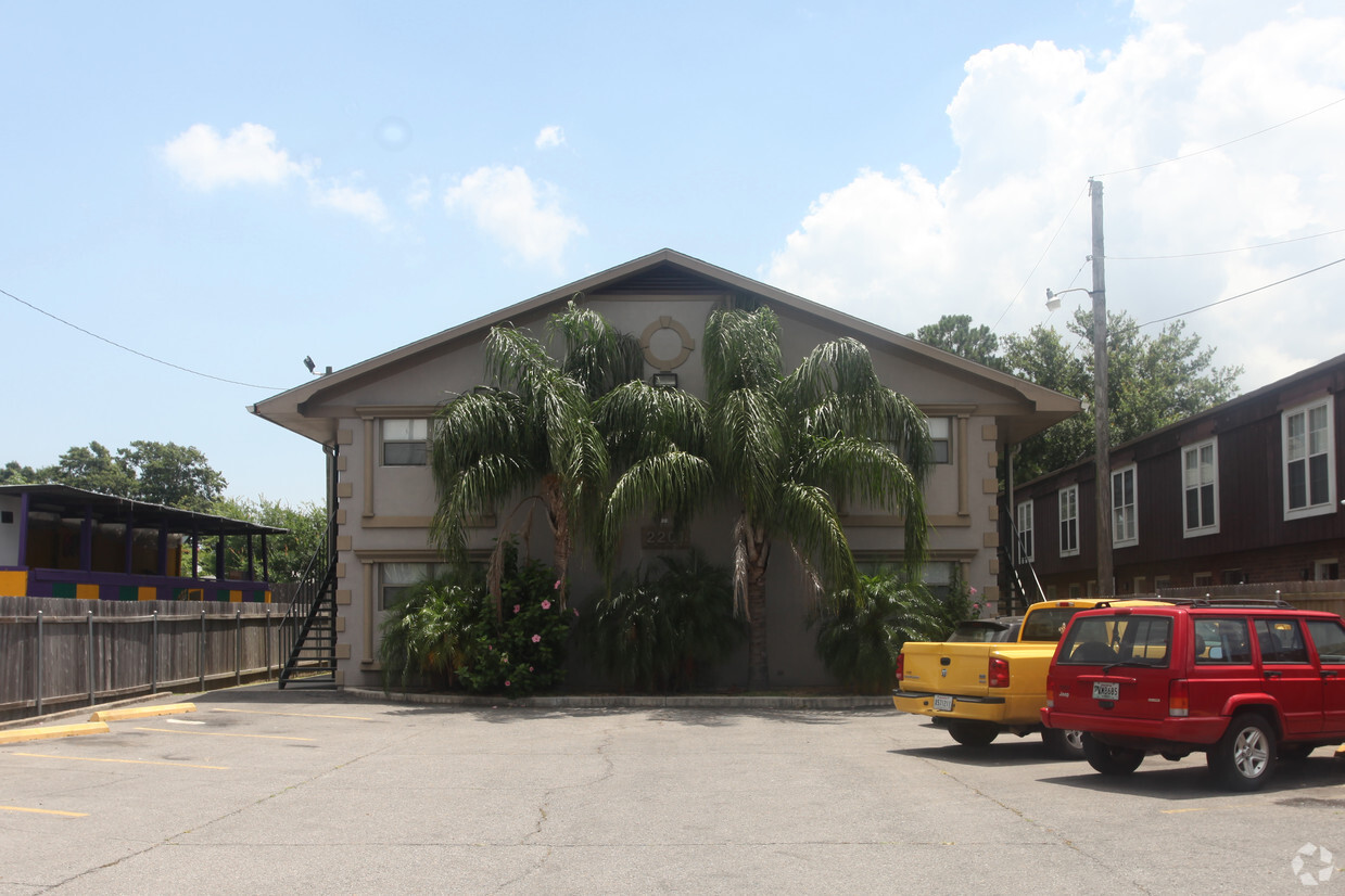 Primary Photo - 2201 Cleary Ave