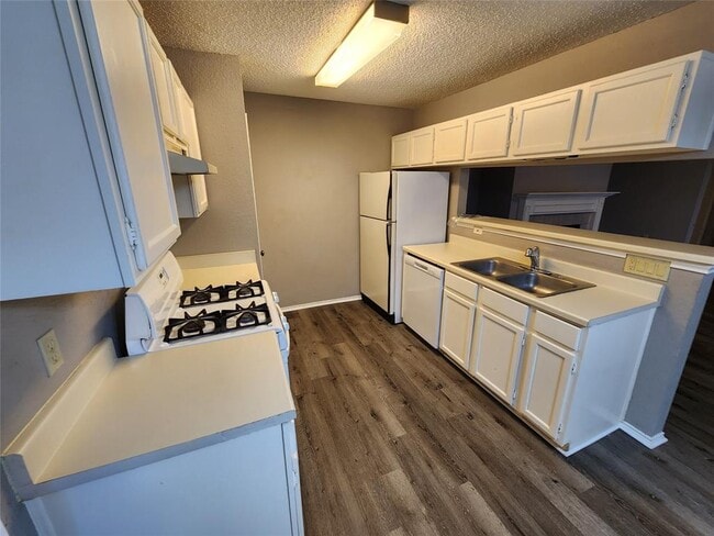 Building Photo - 9120 Sedgemoor Trail