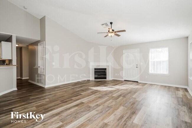 Foto del edificio - 7341 Ironside Dr N