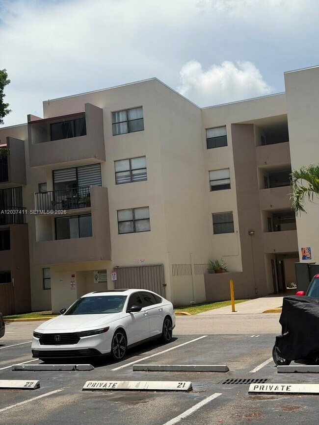 Foto del edificio - 8000 SW 149th Ave