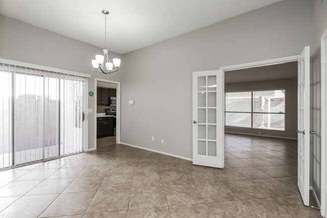 Foto del edificio - 7211 W Krall St