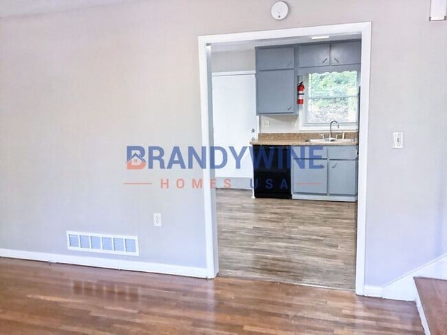 Building Photo - HOLIDAY SPECIAL - MOVE IN BY DECEMBER 24TH...