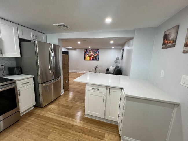 Foto del edificio - 188 Endicott Ave