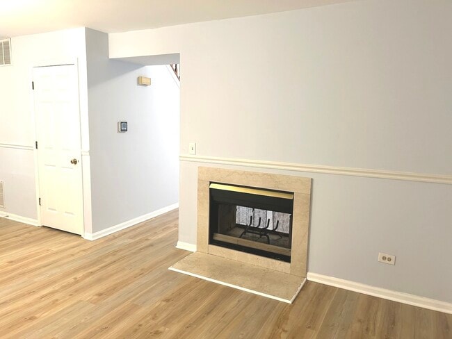 Building Photo - 30 Lancaster Cir