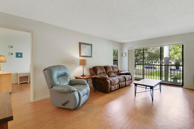 Foto del edificio - 2703 SW Matheson Ave