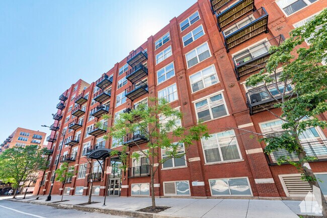 Visual Reference: West Loop Apartments For Rent With Parking Chicago Il