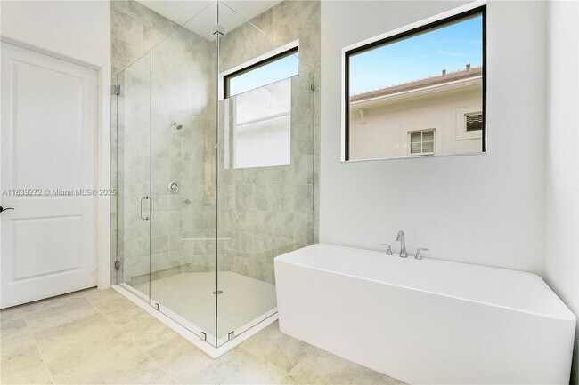 Foto del edificio - 9512 St. Germain Dr