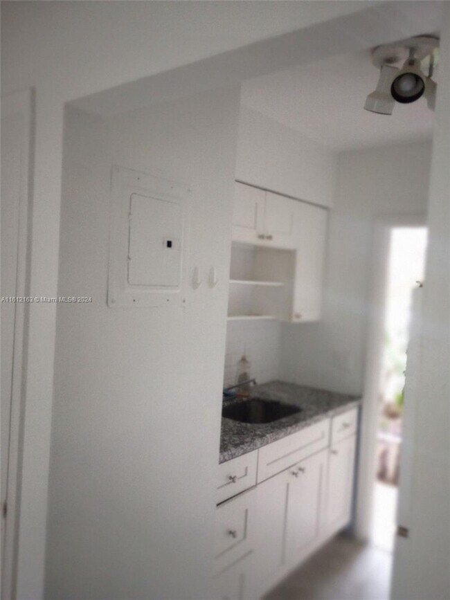 Foto del edificio - 510 SW 15th St
